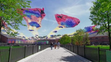 Saint-Petersburg, Rusya - 15 Haziran 2017: Gıcır gıcır New Holland Adası. Yavaş çekim.