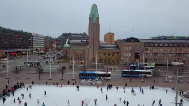 Helsinki Finlandia Dicembre 2017 Pista Pattinaggio Sulla Piazza Della Ferrovia — Video Stock