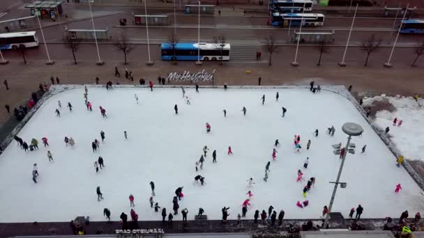 Helsinki Finlândia Dezembro 2017 Pista Gelo Praça Ferroviária Centro Cidade — Vídeo de Stock