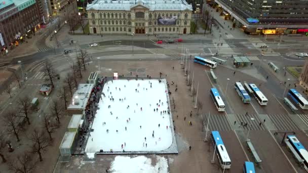 Helsinki Finnország 2017 December Jégpálya Vasúti Téren Belvárosban — Stock videók