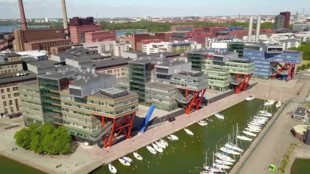 Helsinki Finlândia Junho 2018 Vista Aérea Edifícios Modernos Água Edifícios — Vídeo de Stock