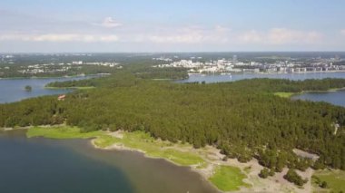 Helsinki yakınlarındaki Baltık Denizi 'nin havadan görünüşü. Finlandiya 'nın doğası.