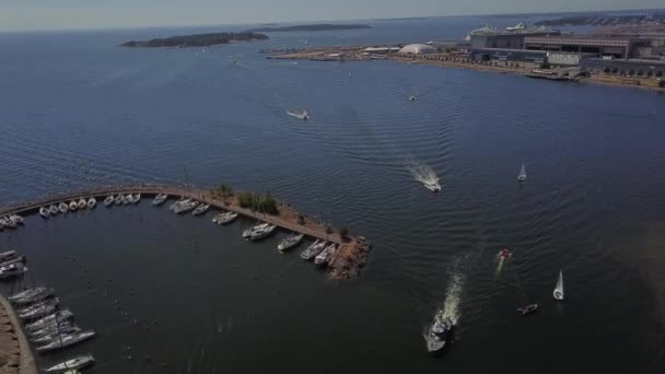 Helsinki Bay Widok Lotu Ptaka Słoneczne Lato Pogoda Łodzie Jachty — Wideo stockowe