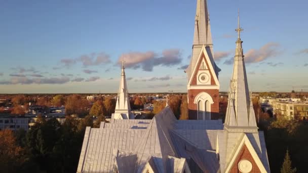 Widok Lotu Ptaka Kościół Joensuu Jesienią Finlandia — Wideo stockowe