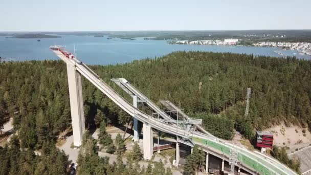ラハティ フィンランド 2020年8月6日 ラハティ市のスキージャンプの空中ビュー — ストック動画