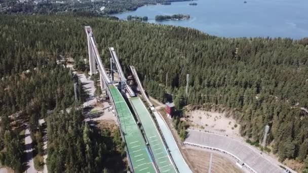 芬兰拉赫蒂 2020年8月6日 拉赫蒂市滑雪跳跃的空中景观 — 图库视频影像
