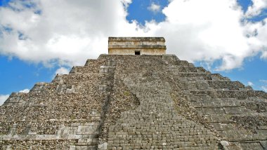 Chichen Itza Maya piramit Yucatan'da
