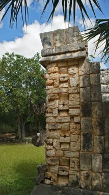 Chichen Itza, Yucatan, Meksika için Maya piramit. Biri 