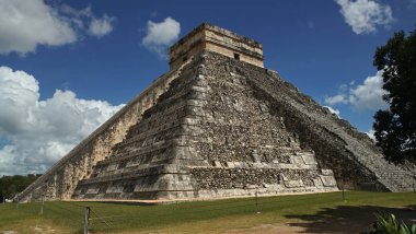 Chichen Itza, Yucatan, Meksika için Maya piramit. Biri 