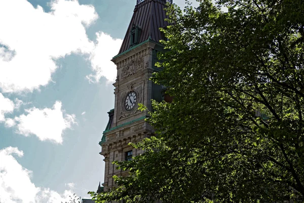 Tornet klockan i gamla Quebec city — Stockfoto