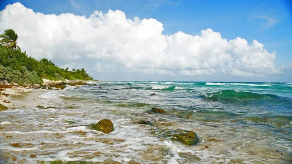 Vista al mar en la playa de Cancún —  Fotos de Stock