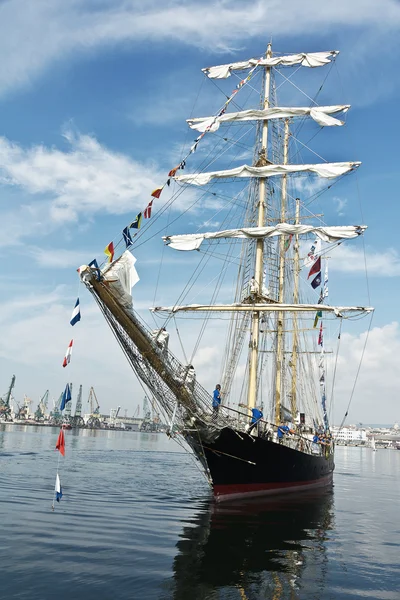 Uzun boylu gemiler Regatta.Varna, Bulgaristan — Stok fotoğraf