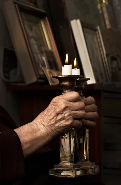 Burning candle in a church — Stock Photo, Image