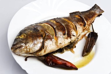 Çipura balık limonlu