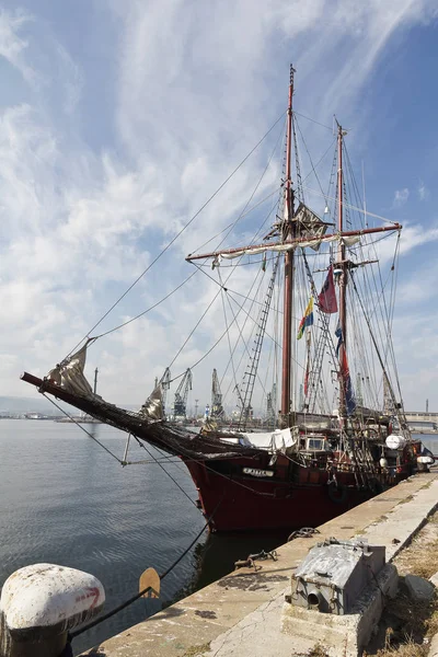 Międzynarodowej floty Tall Ships jest powrót do Morza Czarnego 2016. — Zdjęcie stockowe