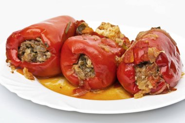 Biber kıyılmış et ve sebze ile