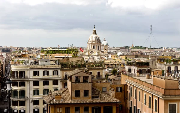 Рим, Италия. Вид на город с Испанской лестницы — стоковое фото