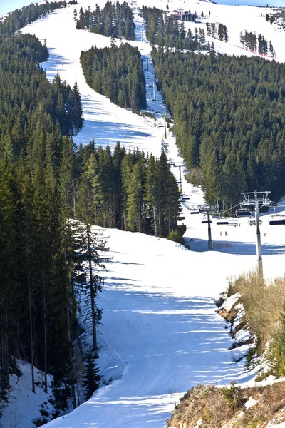 Inclinação da estância de esqui em Bansko, Bulgária — Fotografia de Stock