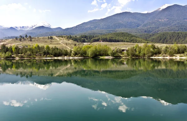 Bansko, Bulgaristan, gölde Panorama — Stok fotoğraf