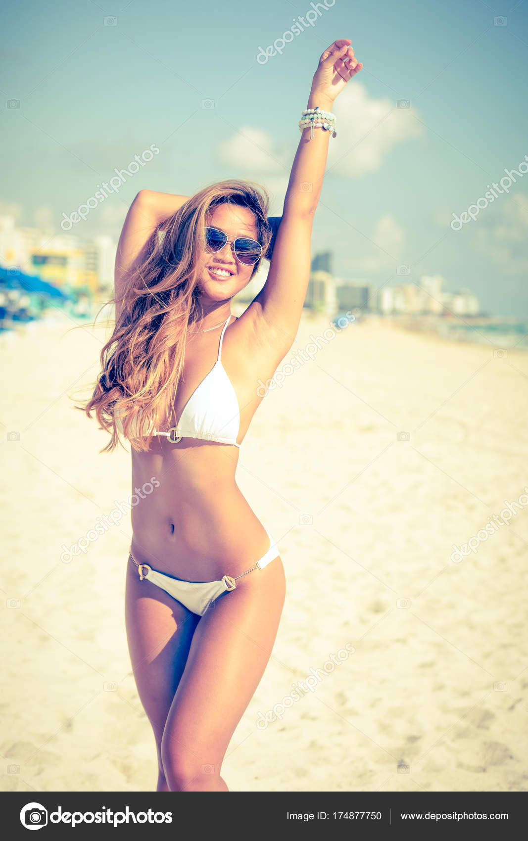 aziatskie-devushki-foto-v-kupalnikah