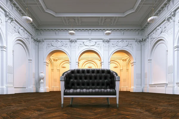 Sofá de couro clássico em grande mansão luxuosa. Perspectiva . — Fotografia de Stock