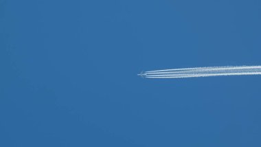 Uçağın içinde açık gökyüzü