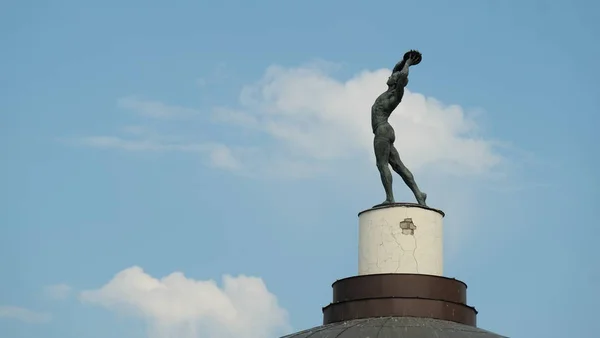 Discobolus Stadyumu, Metalist Kharkiv üzerinde