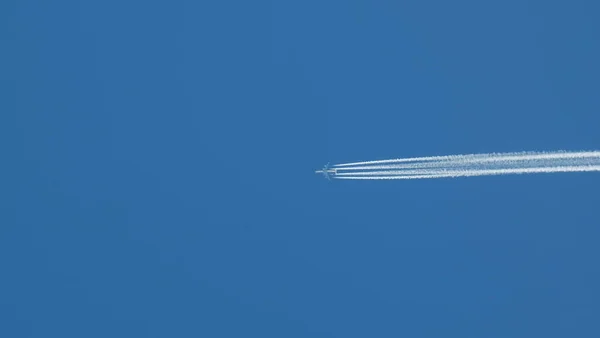 Uçağın içinde açık gökyüzü