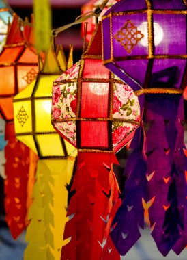 Kuzey Tayland 'dan geleneksel Lanna feneri (Khom Pet)