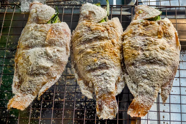 Pla Pao Peixe Grelhado Com Sal Tailandês — Fotografia de Stock