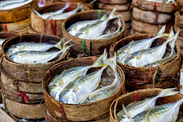Продажа Mackerel Корзине Бутербродов Таиланд — стоковое фото