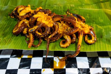 Ahtapot Tayland pazarında satılık.