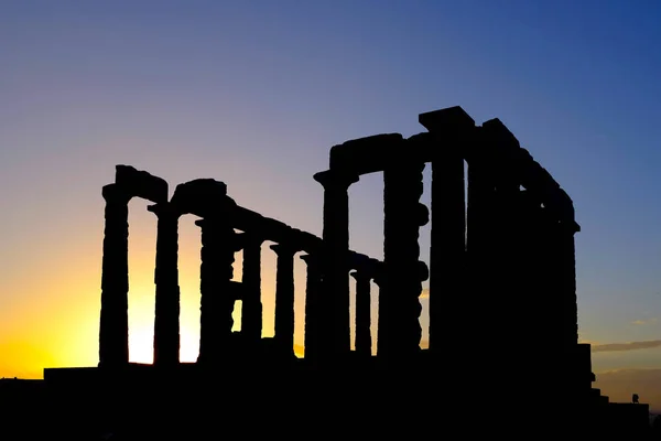 Sylwetka Ruin Świątyni Posejdona Przylądku Sounion Półwysep Attycki Grecja — Zdjęcie stockowe