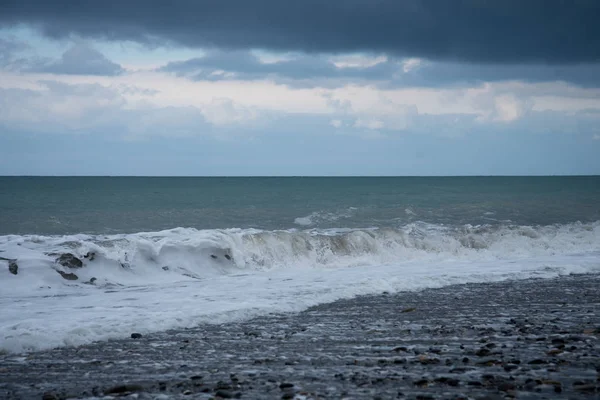 Onda vorticosa. La formazione dell'onda. Surf, tempesta leggera . — Foto Stock