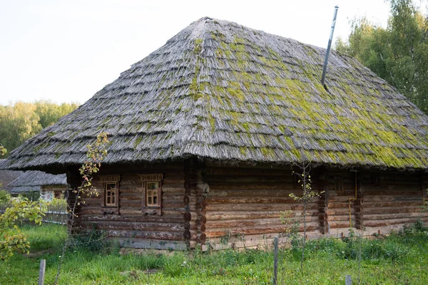 Ein Altes Blockhaus Mit Reetdach Retro Stil — Stockfoto