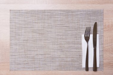 Yukarıdan manzara. Tabak için masa peçetesi. Metin için boşluk.