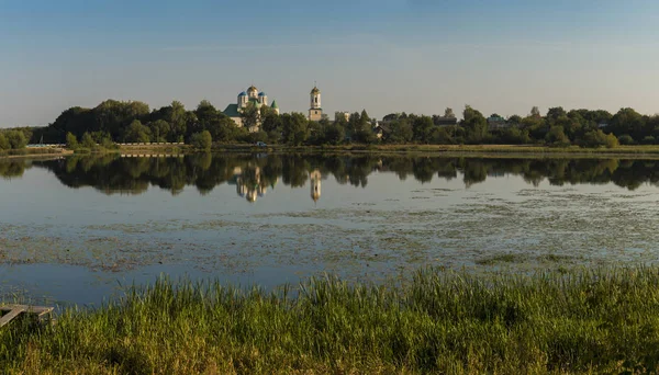 Monasterio en Mezhirich cerca de Ostrog, Ucrania — Foto de Stock