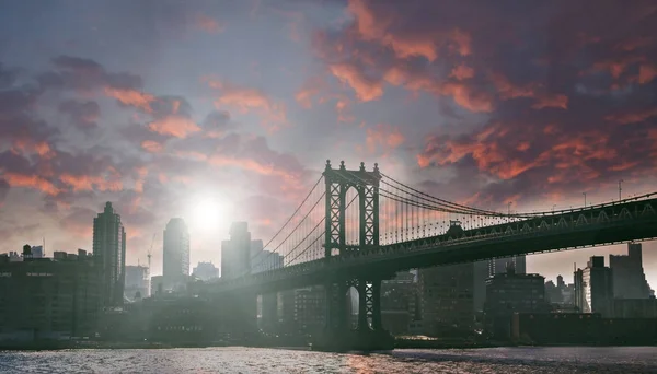 Manhattan Köprüsü