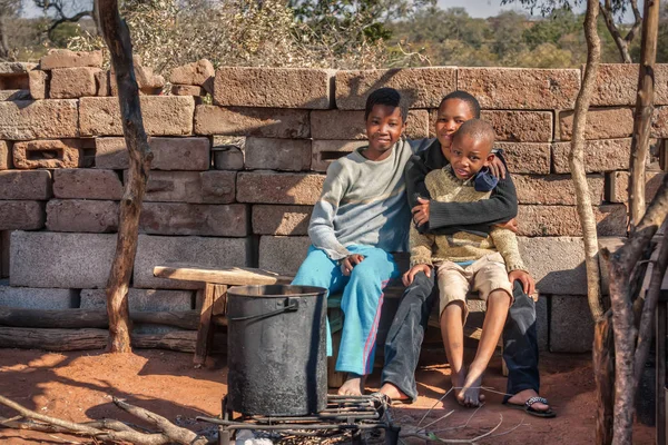 Familia africana cocina de verano — Foto de Stock