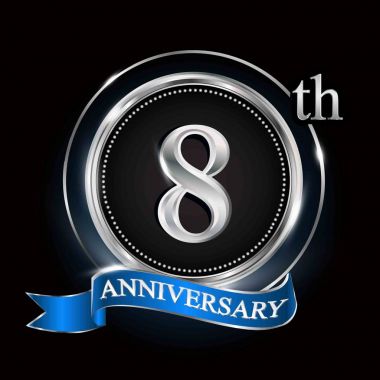 Gümüş Yüzük ve mavi kurdele ile 8 yıl dönümü logo.