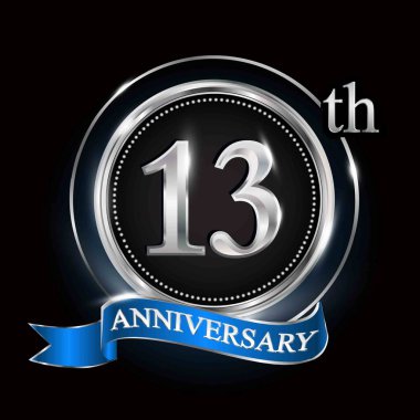 Gümüş Yüzük ve mavi kurdele ile 13 yıldönümü logo.