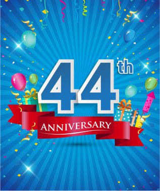 Konfeti ve balon, kırmızı kurdele, renkli vektör tasarım şablonu öğeleri için davetiye, broşür, afiş ve poster 44 yıl yıldönümü logolu kutluyor