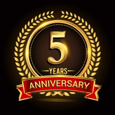 Çelenk, şerit ve altın yüzük logosu ile 5 yıl yıldönümünü kutluyor