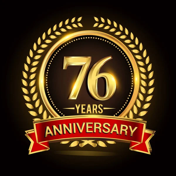 Celebrando Anos Aniversário Com Coroa Flores Fita Logotipo Anel Dourado — Vetor de Stock
