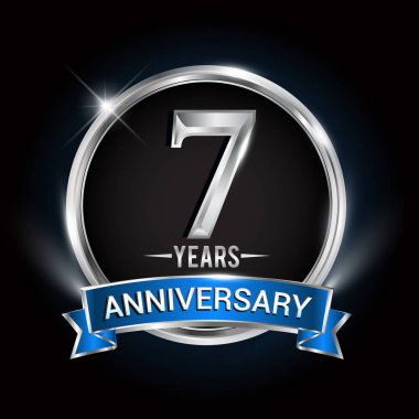 7 yıl yıldönümü logolu gümüş yüzük ve mavi kurdele, vektör tasarımı