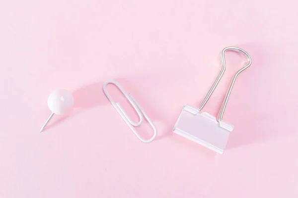 Pinkish Paper Clips Thumbtack Pastel Pink Background Concept Stationery Study — Stock Photo, Image