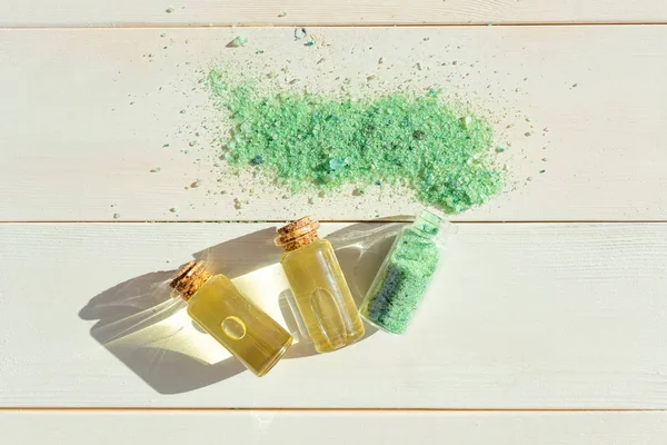 Konsep Aromaterapi Relaksasi Organik Botol Transparan Dengan Minyak Esensial Dan — Stok Foto