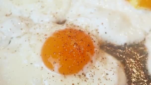 Fried Egg Close Whole Yolk Focus Concept Fried Food Breakfast — ストック動画