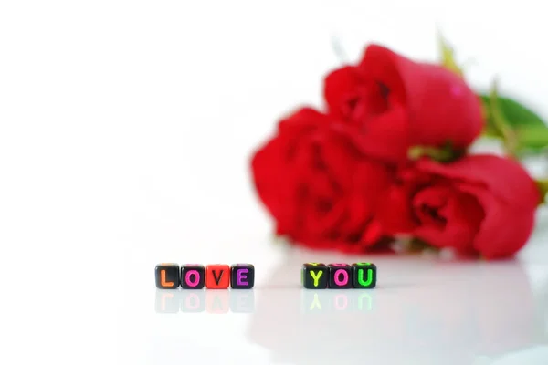 Alfabeto Lettera Blocchi Plastica Mattonelle Love You Rose Sfocate Sfondo — Foto Stock