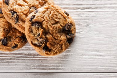 lezzetli çikolatalı kurabiye bir ahşap masa üstü horizonta üzerinde